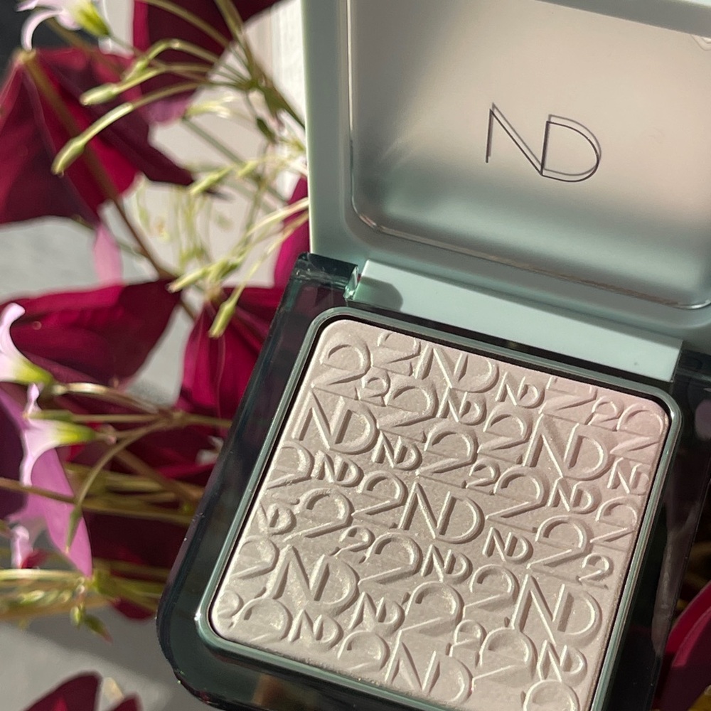 NATASHA DENONA Pastel Plexi Glow Highlighter